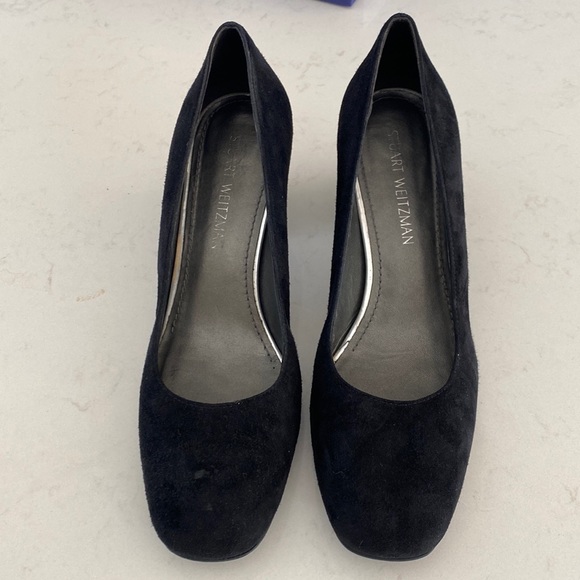 Stuart Weitzman Mary Mid Suede Pumps - Picture 2 of 12